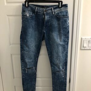 BERSHKA SKINNY JEANS
